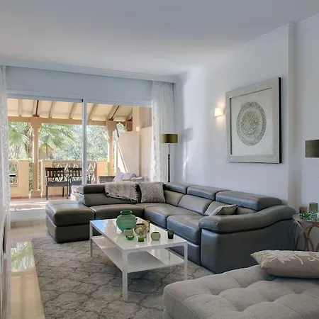 Charming Ground Floor In Elviria Marbella