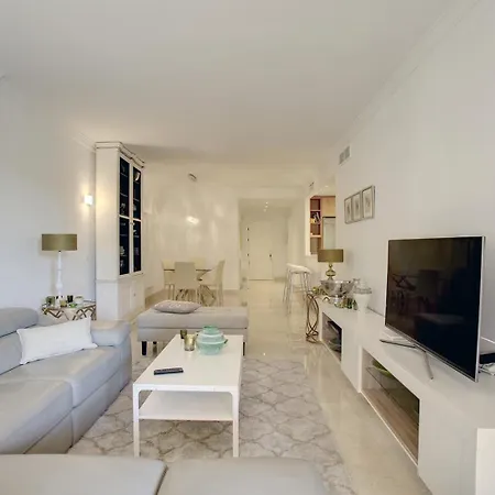 Apartment Charming Ground Floor In Elviria *