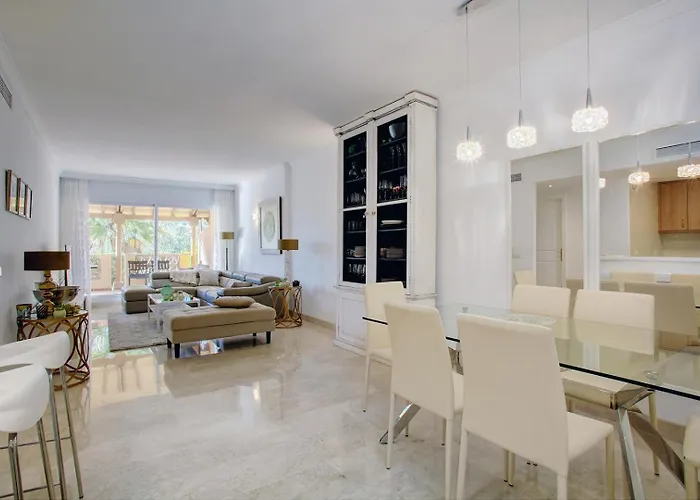 Charming Ground Floor In Elviria شقة