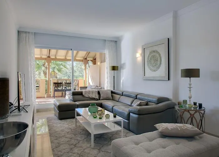 Charming Ground Floor In Elviria Marbella